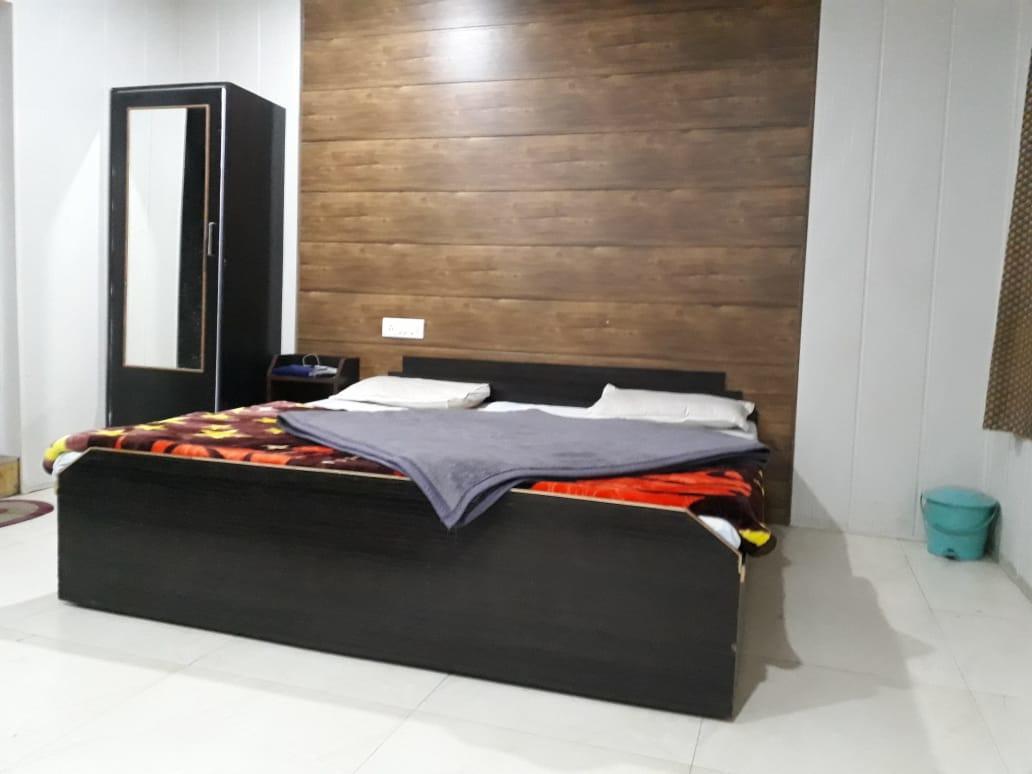 Hotel Neelam Raj 나이니탈 외부 사진
